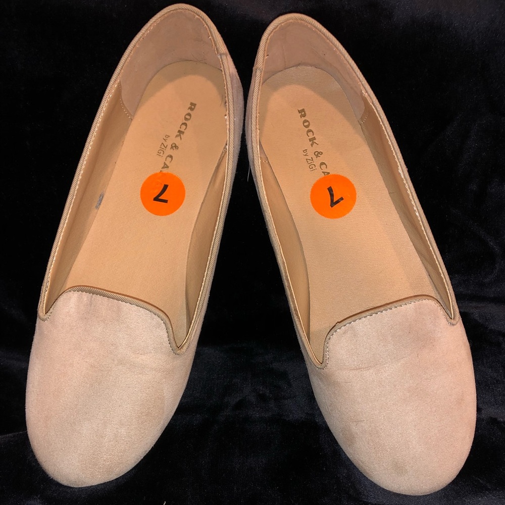 Creme flats great for fall ! (Price is firm) - Picture 2 of 3